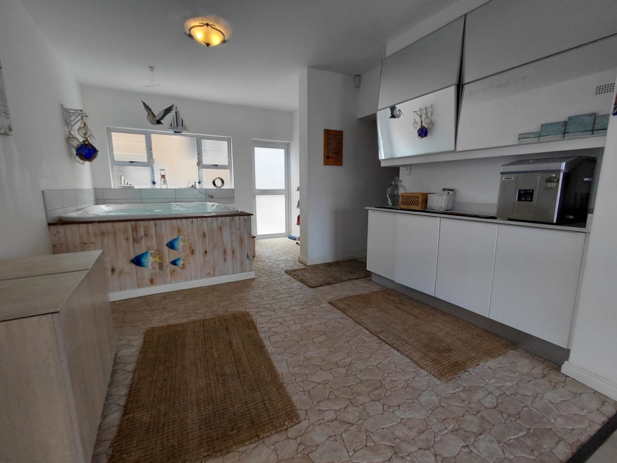 5 Bedroom Property for Sale in Ferreira Town Eastern Cape